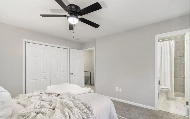 Foto del edificio - 9234 Woodcreek Ct