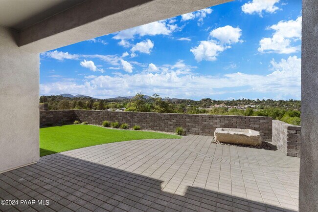 Foto del edificio - 1330 Rockwood Dr