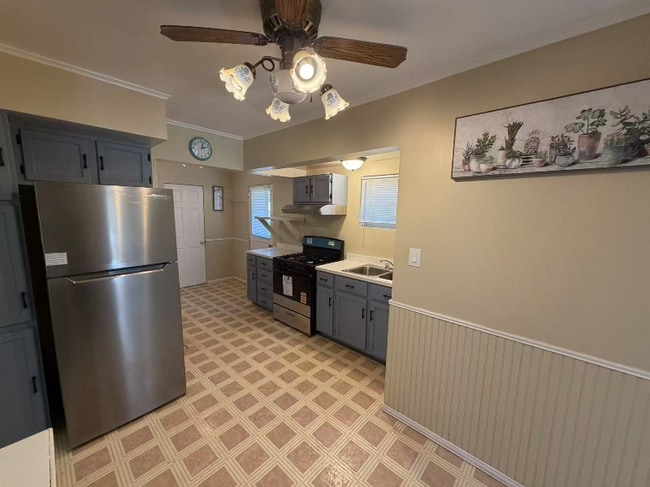 Building Photo - 1920 Middle St