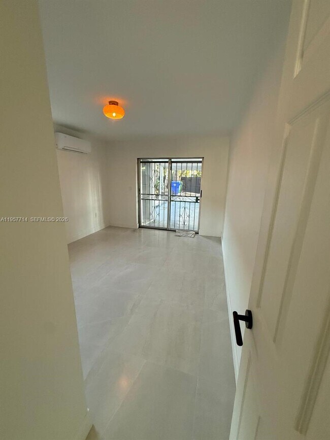 Foto del edificio - 525 SW 22nd Ave