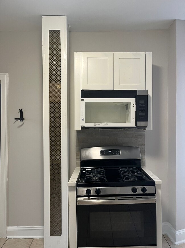 Building Photo - 6129 Park Ave