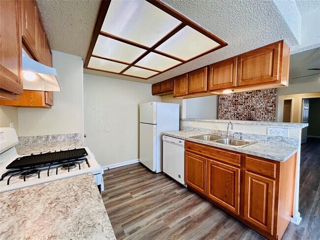 Building Photo - 9219 Kempler Dr