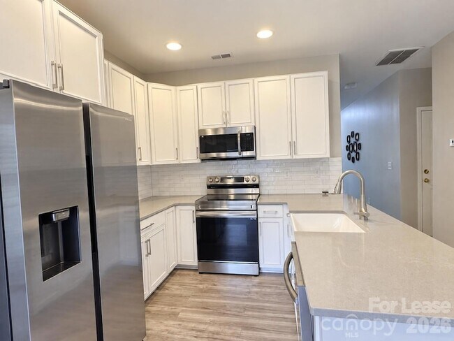 Building Photo - 12222 Royal Castle Ct