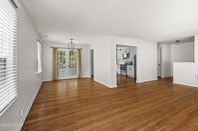 Building Photo - 3502 S Pearl Ave