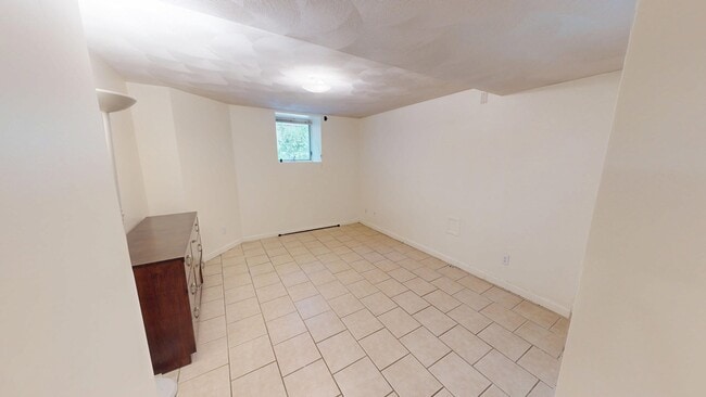 Building Photo - 123 Aspinwall Ave