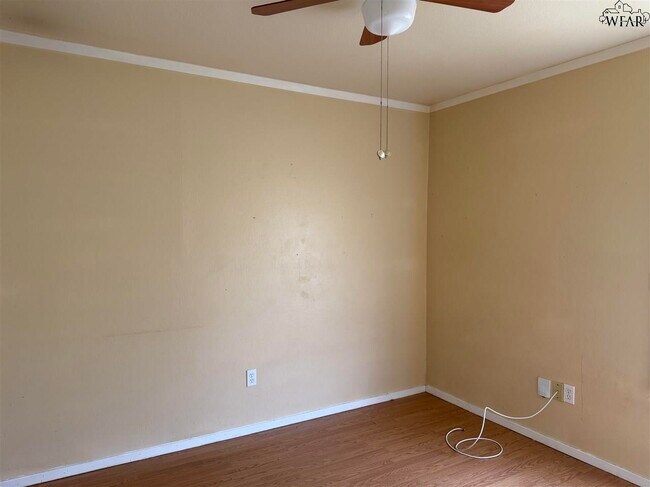 Building Photo - 3031 Stearns Ave