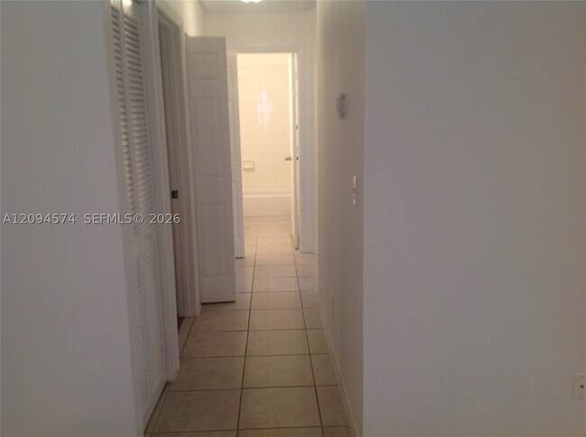 Foto del edificio - 606 NW 208th Way