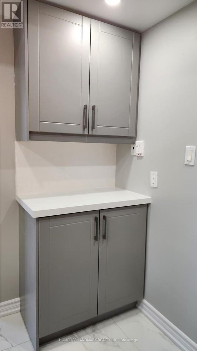 Building Photo - 6 Humberline Dr