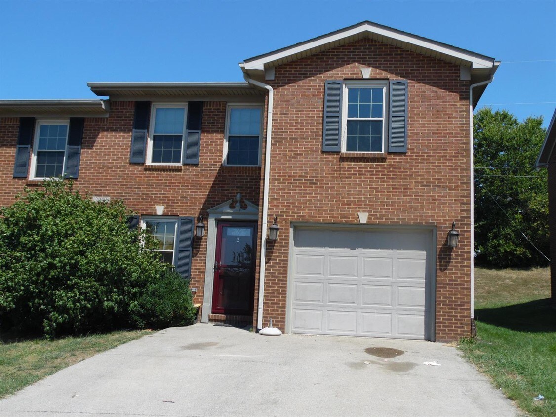 Foto principal - 2049 Edgewood Dr