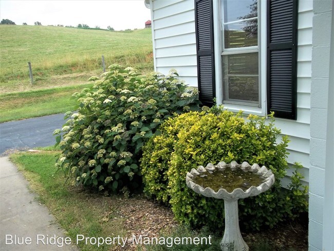 Building Photo - 3 br, 1 bath House - 1522 Pickens Bridge Road
