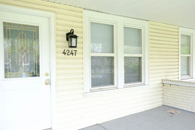 Photo - 4245 College - 4247 Townhome