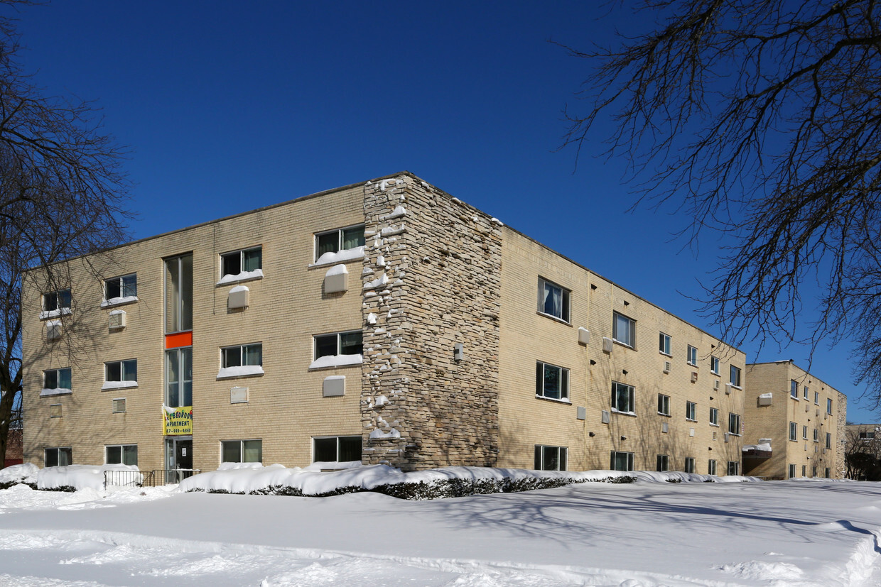 Primary Photo - Mundelein Apartments