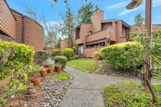 Building Photo - 11508 NE 128th St