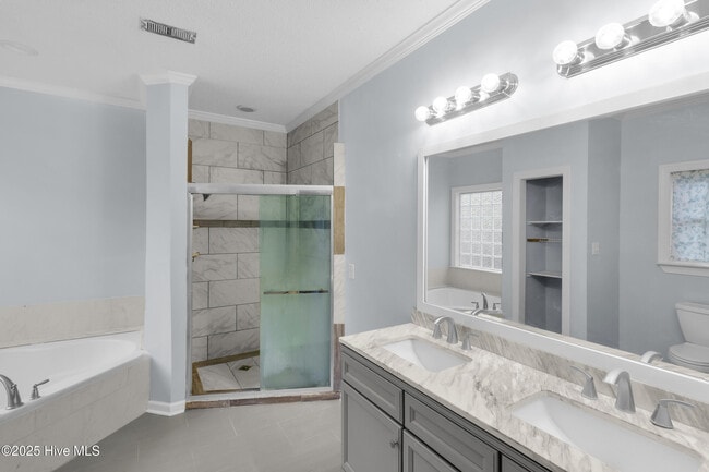 Building Photo - 907 Port Royal Ct