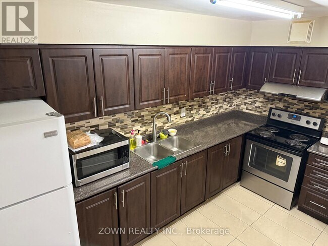 Photo du bâtiment - 100 Echo Point