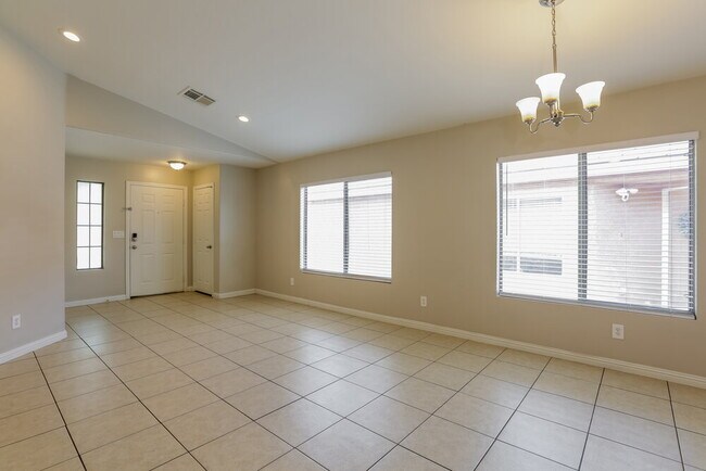 Foto del edificio - 6568 Duck Hill Springs Dr