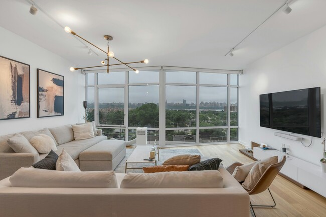 Foto del edificio - 100 Thompson Ln