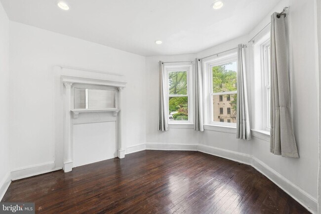 Foto del edificio - 2711 11th St NW