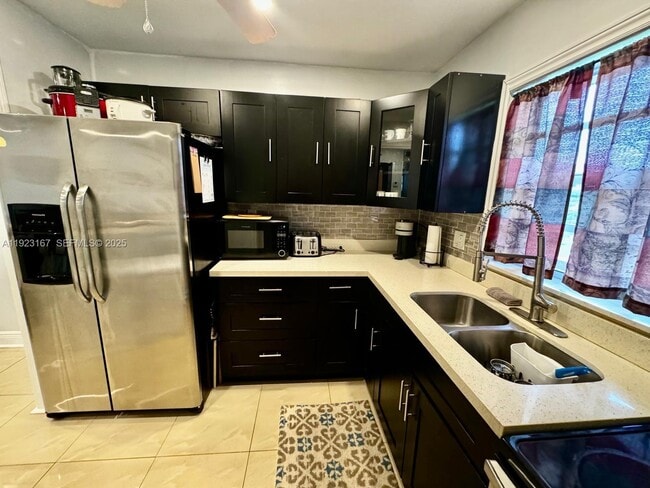 Foto del edificio - 5300 Washington St