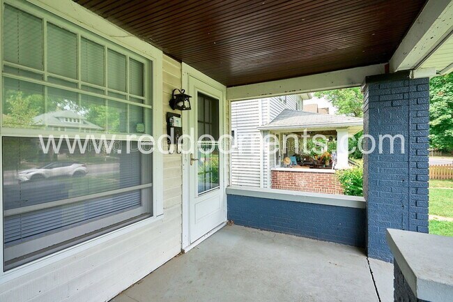 Foto del edificio - 4704 N College Ave