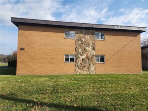 Building Photo - 26680 Tungsten Rd