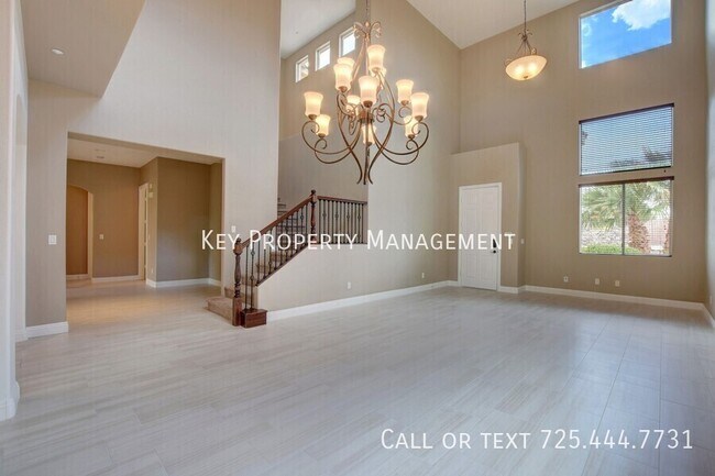 Foto del edificio - UPGRADED 4 BR PLUS DEN WITH POOL AND SPA I...