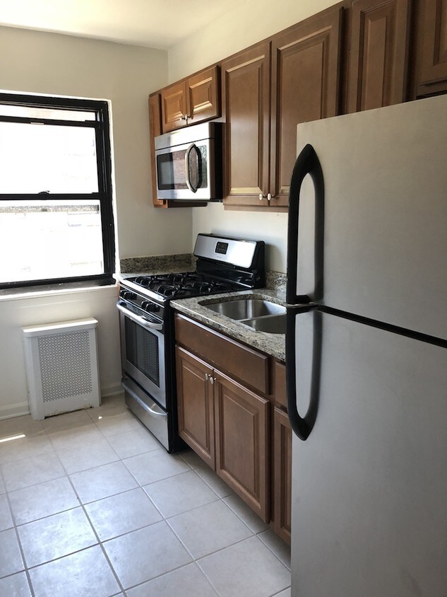 Primary Photo - 153-14 73rd Ave