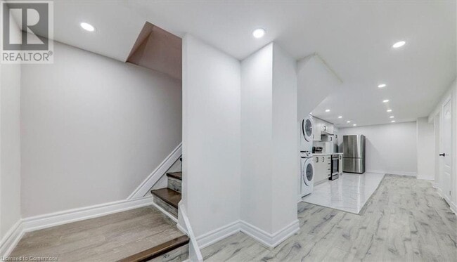 Building Photo - 951 Essa Crescent