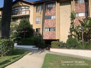 Building Photo - 1750 Camino Palmero St