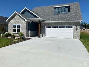 Building Photo - 5105 Modesto Dr