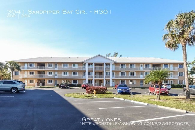 Building Photo - NAPLES BEST KEPT SECRET 2/2CONDO!!!