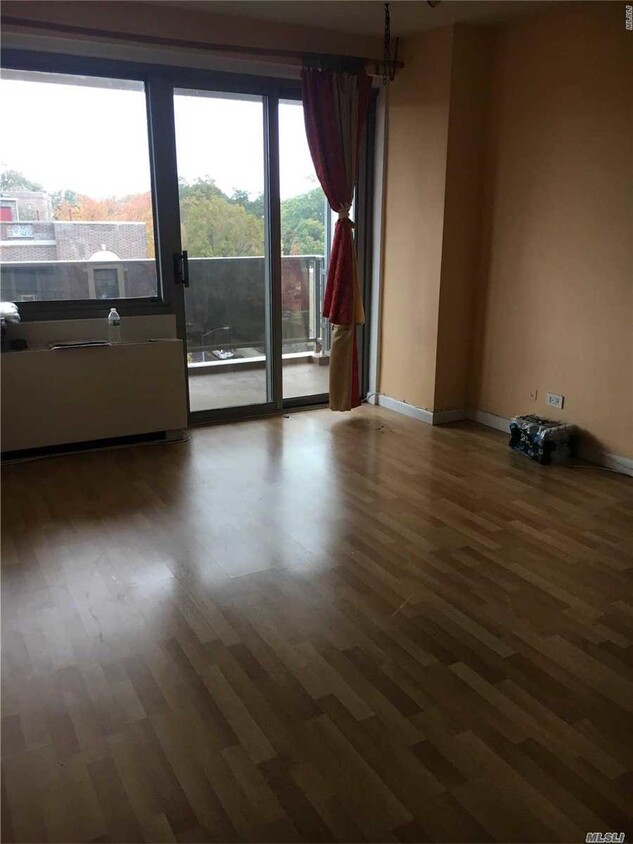 Primary Photo - 175-20 Wexford Terrace