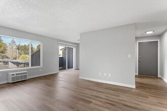 Building Photo - 1010 SE 122nd Ave