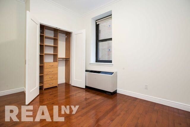 Building Photo - 488 7th Ave