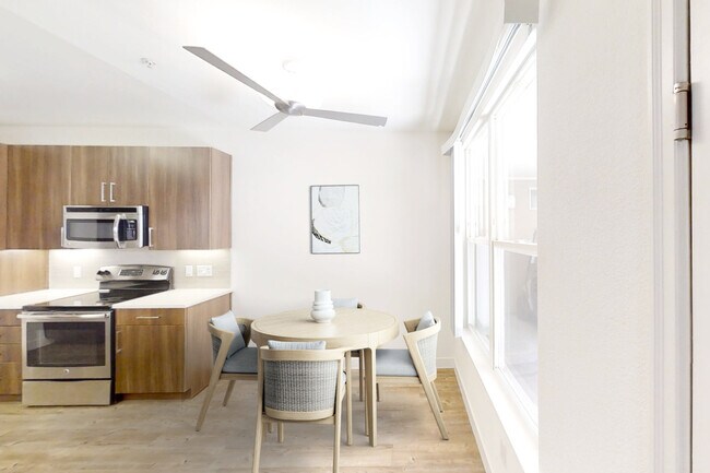 Foto del edificio - 1257 Lakeside Dr