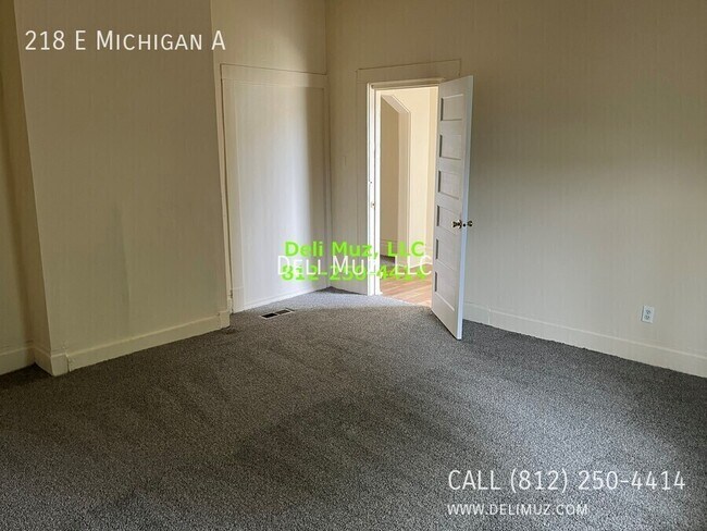 Foto del edificio - 218 E Michigan St