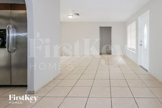 Foto del edificio - 6831 NW 25th Ct