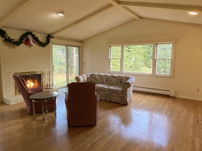 Foto del edificio - 10 W Park Dr