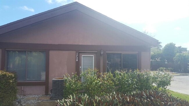 Building Photo - 1728 NW 72nd Ave