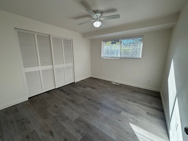 Building Photo - 2248 Madrona Dr SE