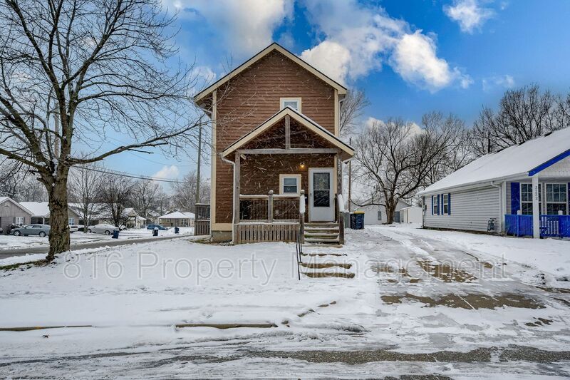 Primary Photo - 3236 Highland Ave
