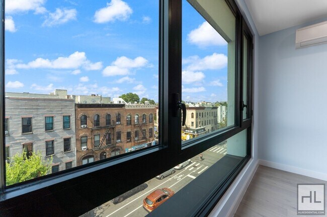 Building Photo - EVERGREEN AVENUE