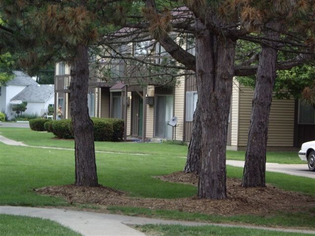 Foto del edificio - 2 br, 1 bath Apartment - Riverview Village...
