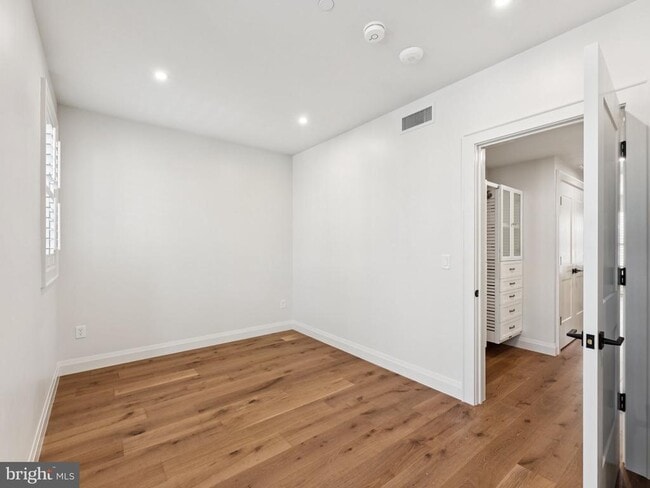 Building Photo - 1508 21st St NW