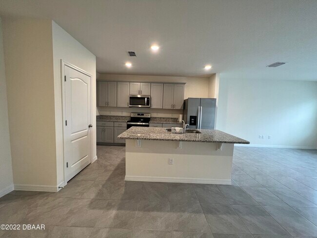Building Photo - 44 BELLA LAGO Cir