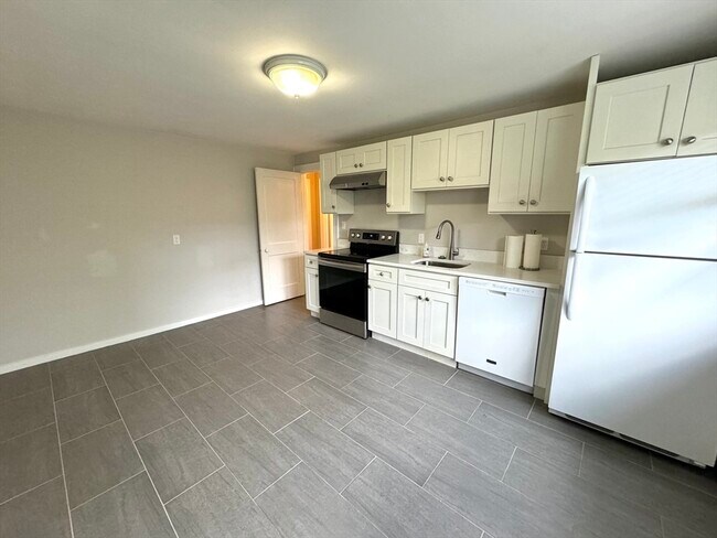 Building Photo - 17 Aldrich Rd