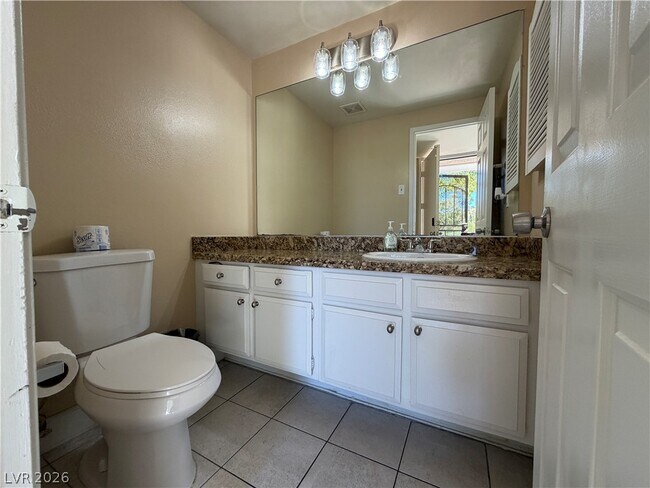 Building Photo - 570 Willow Green Dr