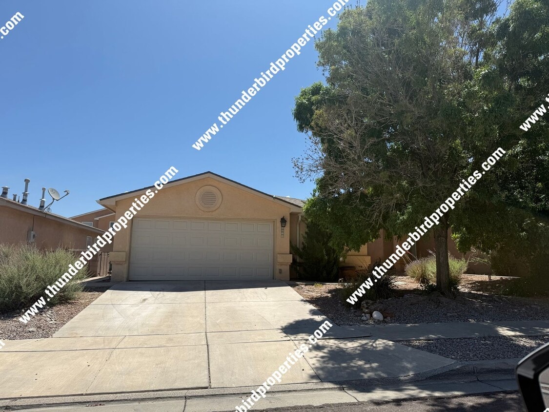 Primary Photo - Beautiful 4 bedroom in Ventana Ranch