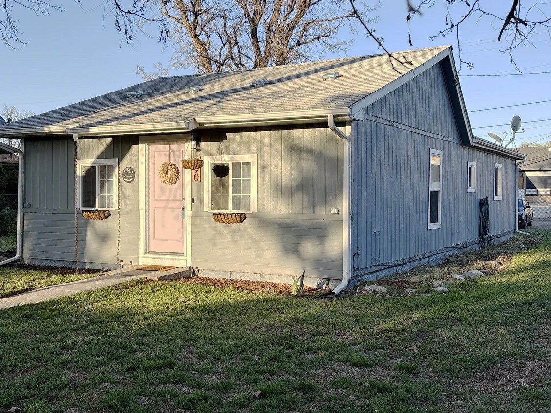 Primary Photo - 590 N 9th E