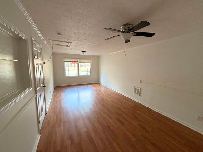 Foto del edificio - 8450 Gettysburg Ct